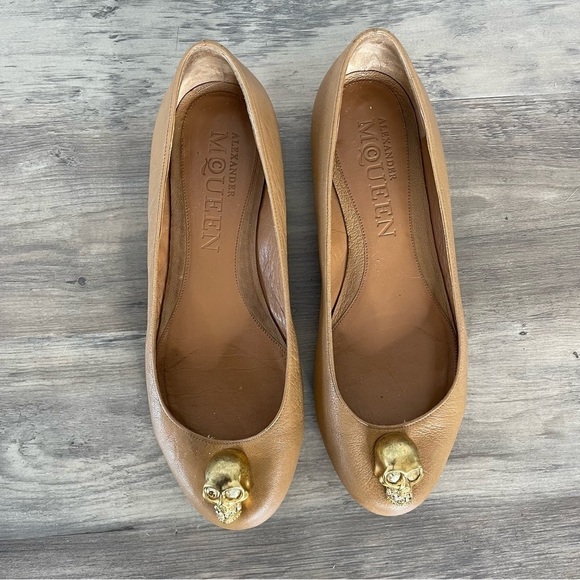 ALEXANDER Mcqueen Tan Leather Gold Rhinestone Skull Ballet Flats - Picture 4 of 14